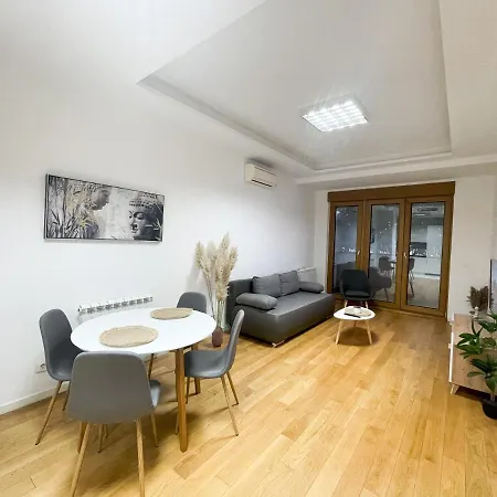 Hedonist-modern Urban A Blok Apartment